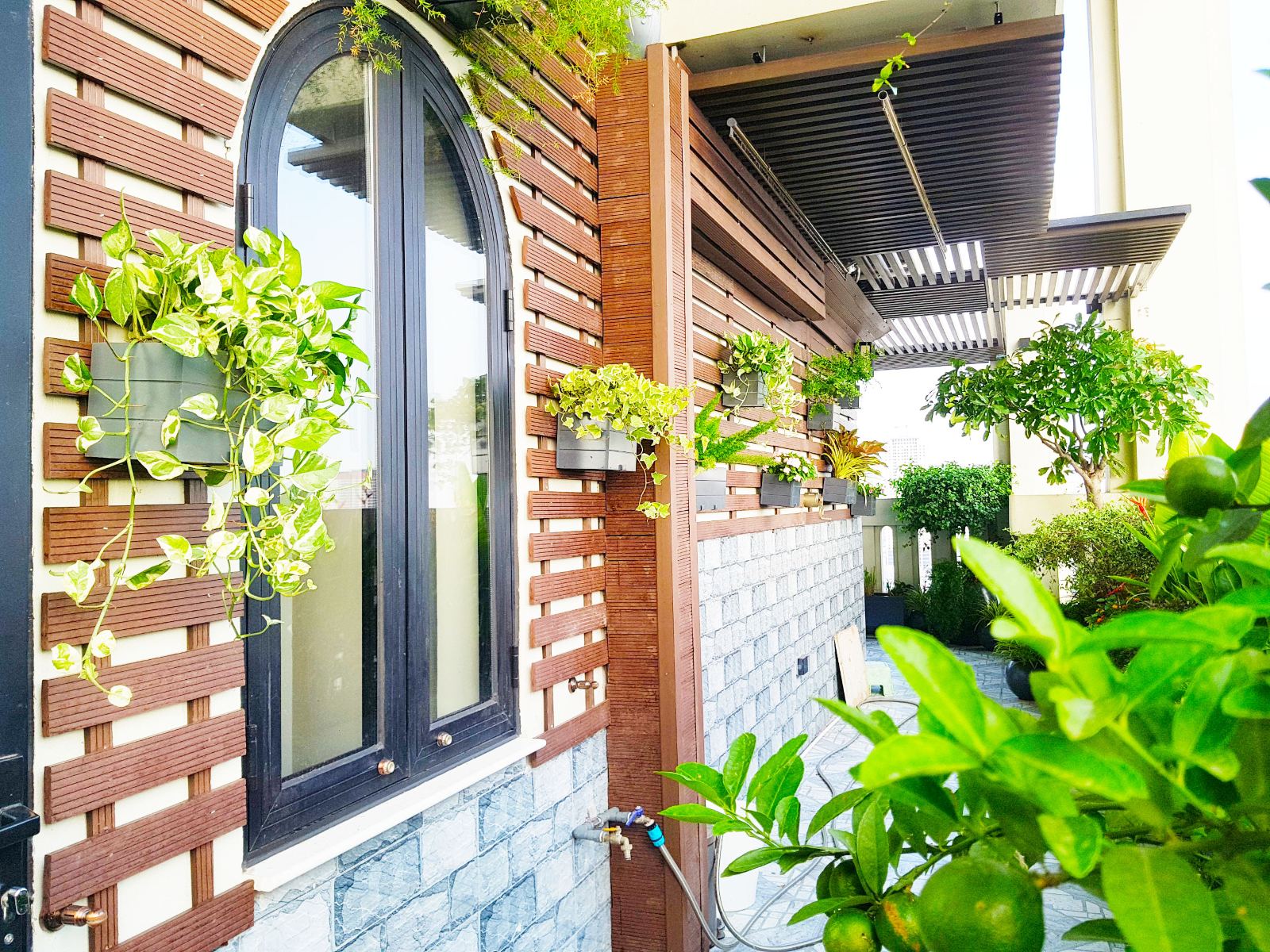 Ban công đẹp penthouse Roman Plaza