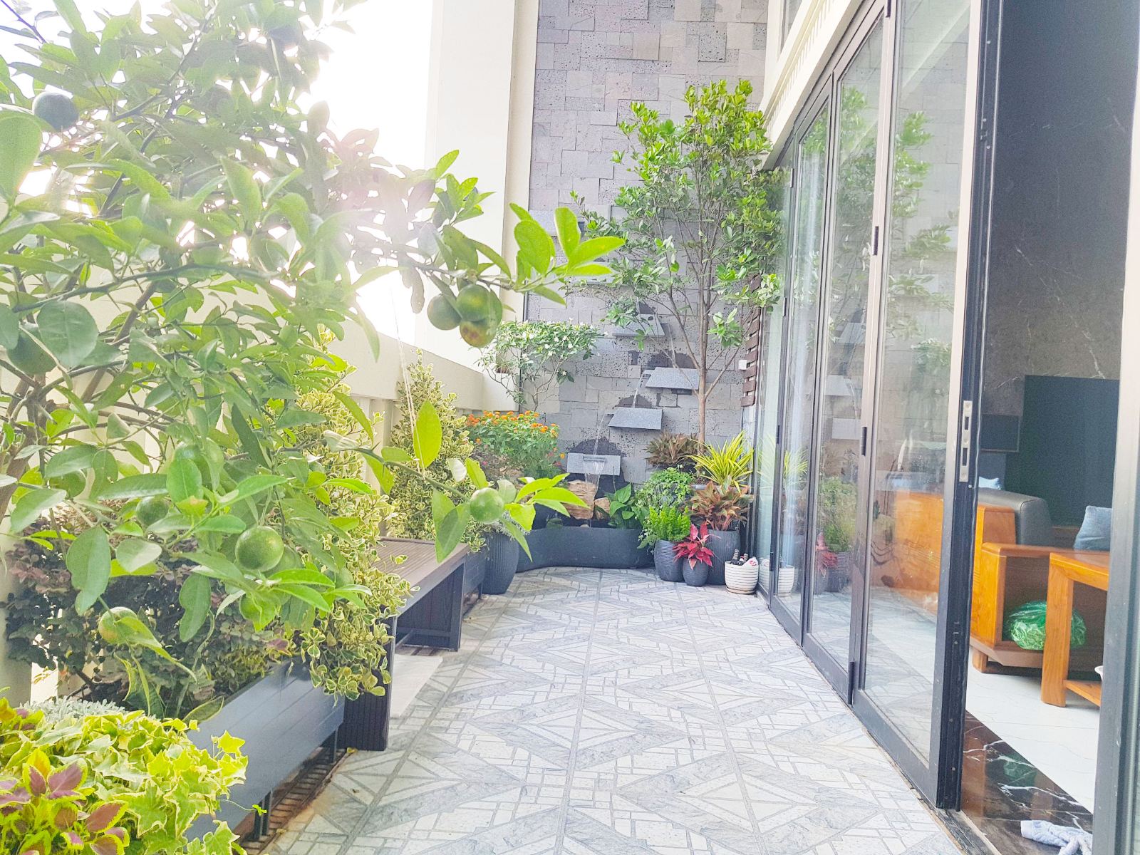 Ban công đẹp penthouse Roman Plaza
