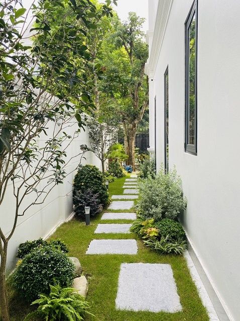Sân vườn biệt thự Vinhomes Riverside